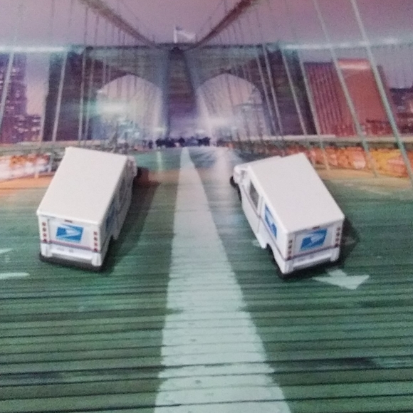 1/36 Scale Model - Delivery Truck Toy Car - Picture 8 of 8